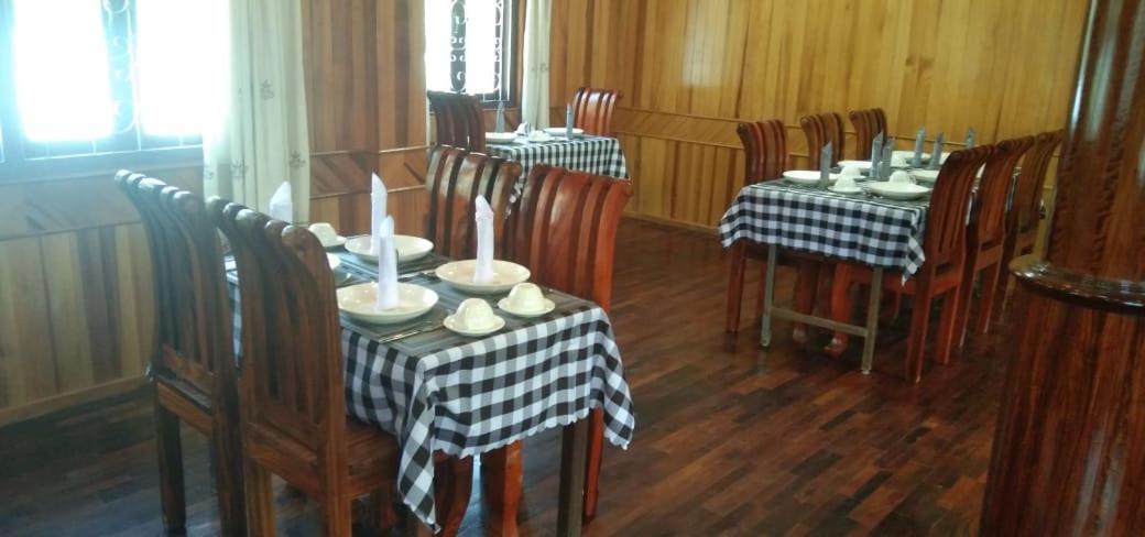 Sipanya Guesthouse Muang Phônsavan Exteriör bild
